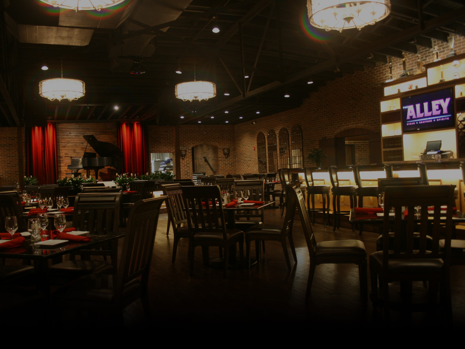 The Alley Steak Seafood And Spirits Murray Kentucky